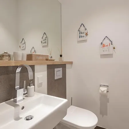 First At Apartmán